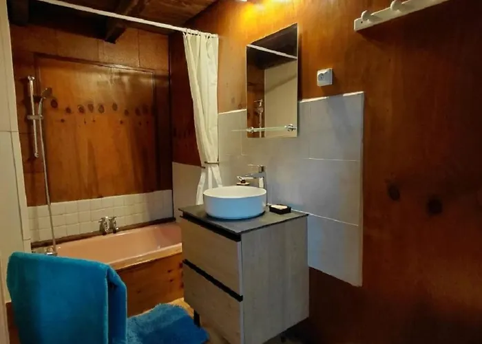 La Fontaine Du Peuch بيت للعطل Plazac